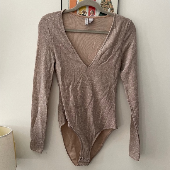 🩰H&M Nude Pink Sparkle Deep V Bodysuit - Picture 1 of 2